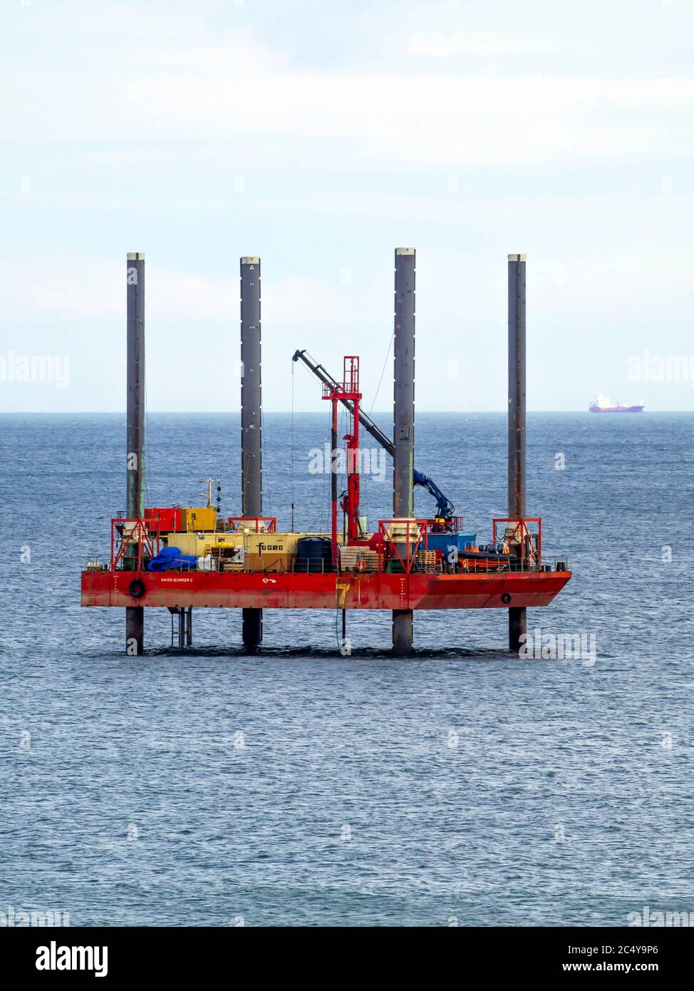 Ein Jack-up-Arbeitsschiff Haven Seariser 2 führen geotechnische Arbeiten in Marske an der North Yorkshire Küste vorgeschlagenen Landeplatz für Stromkabel aus Stockfoto