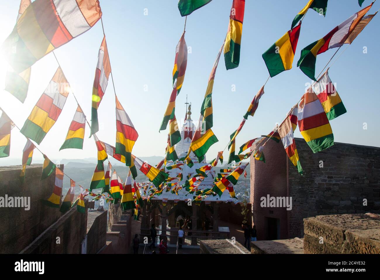 Gebetsfahnen in einem Tempel in Jodhpur, Rajasthan, Indien Stockfoto