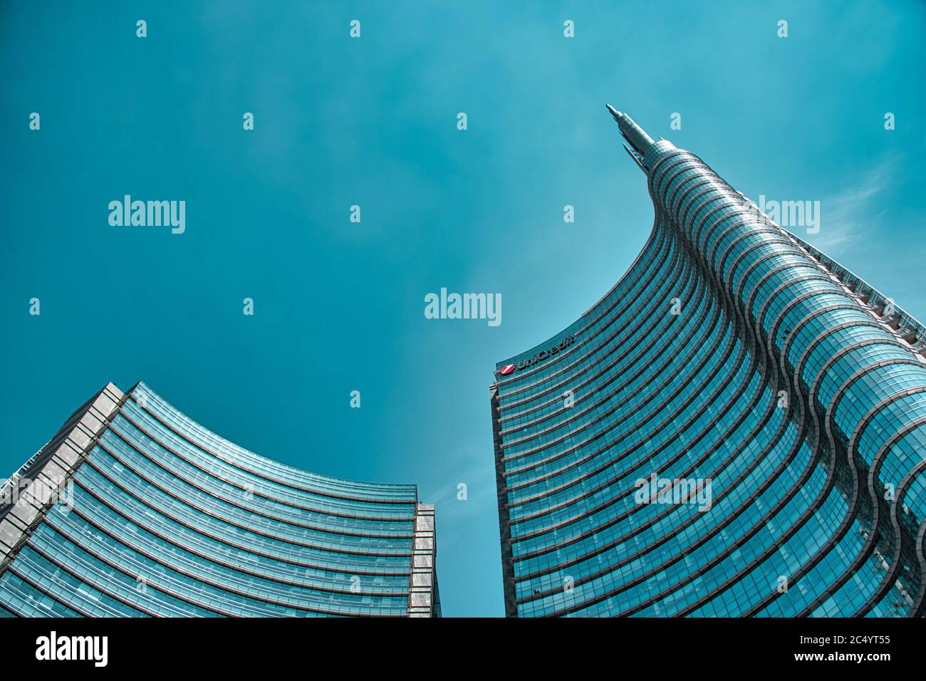 Mailand, Italien, 06.29.2020: Der UniCredit Tower am Gae Aulenti Square ist der Hauptsitz der UniCredit, einer der größten Banken Italiens, die von Arc entworfen wurde Stockfoto