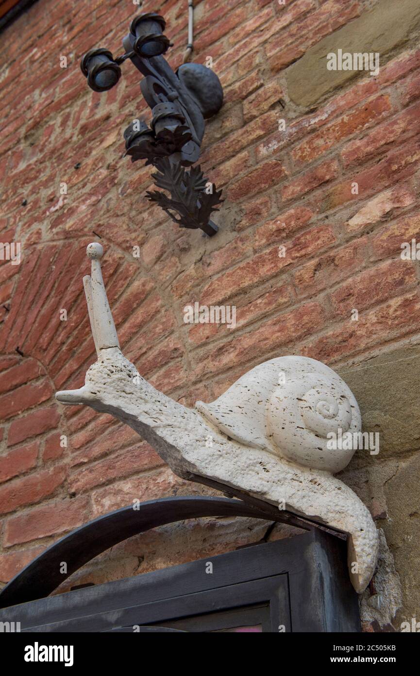 Das Chiocciola Viertel mit dem Schneckensymbol in der mittelalterlichen Stadt Siena, UNESCO Weltkulturerbe, in der Toskana, Mittelitalien. Diese Viertel Stockfoto