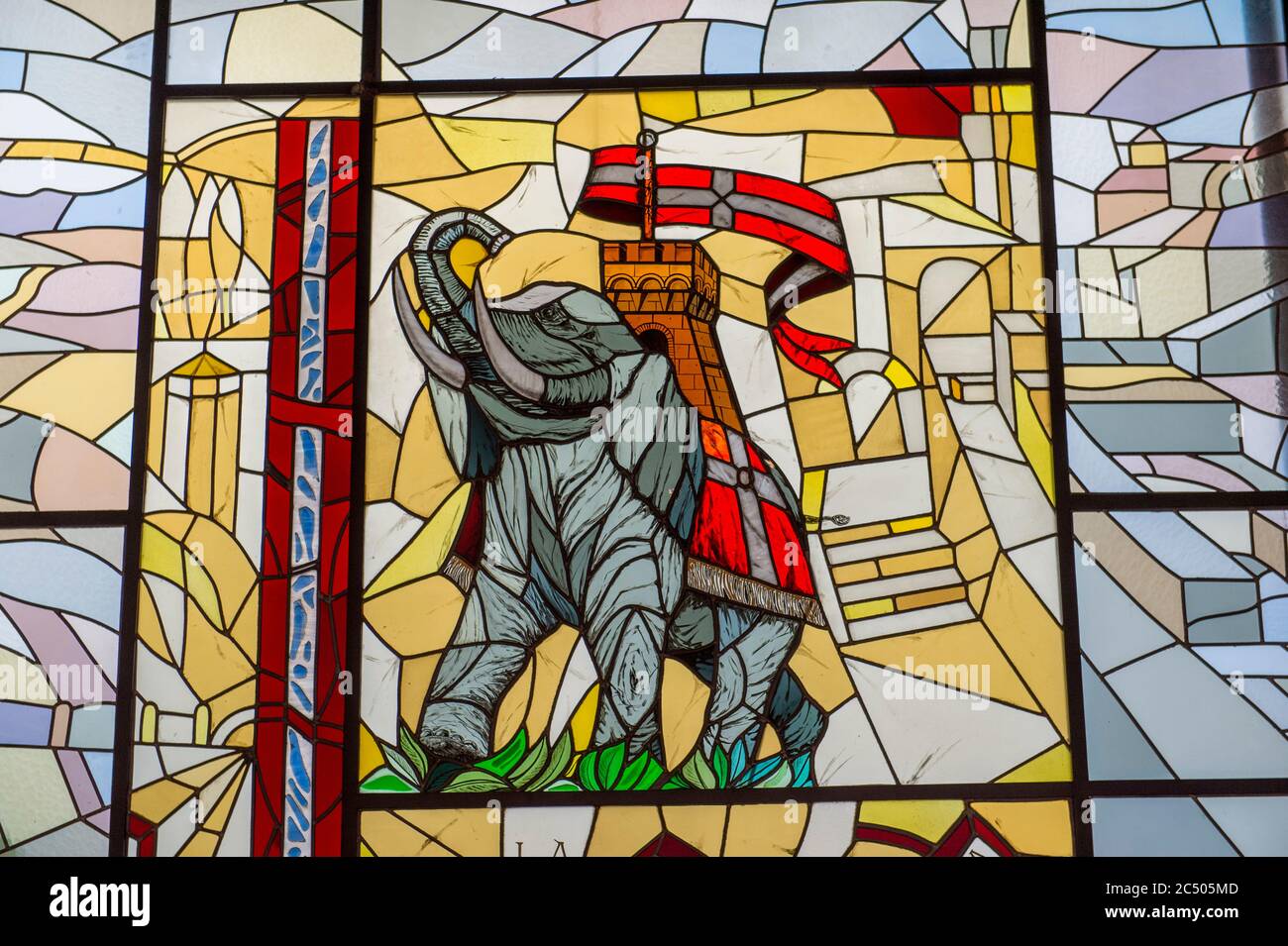 Ein Elefant ist das Symbol des Turmviertels in der mittelalterlichen Stadt Siena, ein UNESCO-Weltkulturerbe, in der Toskana, Mittelitalien. Diese sind verteilt Stockfoto