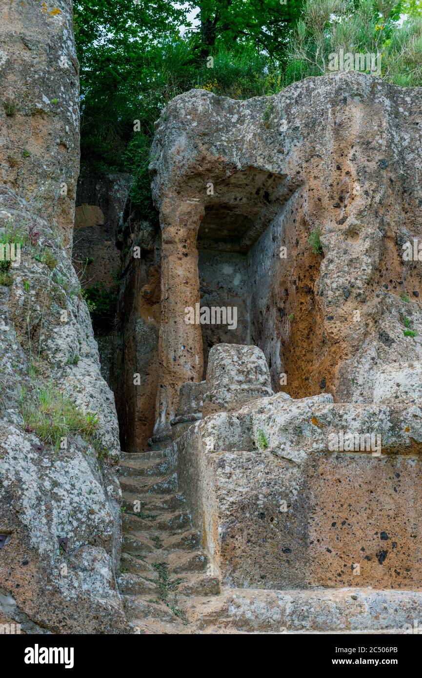 Das Grab von Ildebranda (3. Bis 2. Jahrhundert v. Chr.) in der etruskischen Nekropole, der archäologische Park von Sovana in der Provinz Grosseto, im Süden von Tus Stockfoto
