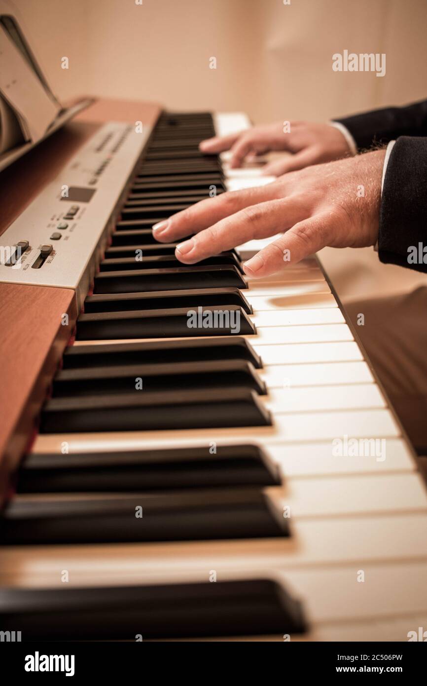 Klavierspieler Finger Tasten Pianist Künstler Keyboard Musik Stockfoto
