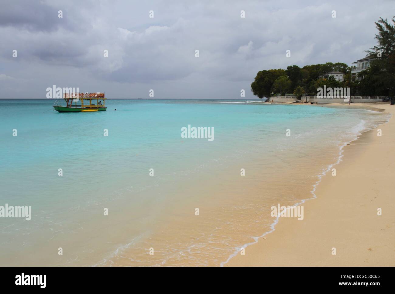 Boot in Paynes Bay Stockfoto