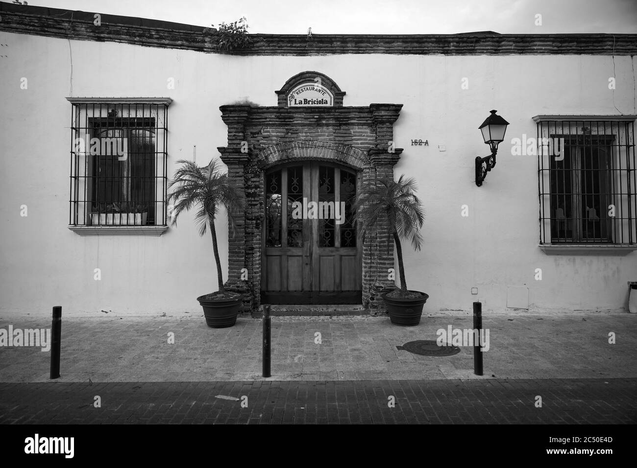 Koloniale Architektur Detail. Typisch kolonialer Stil in Santo Domingo, Dominikanische Republik. 27.12.2016. Stockfoto