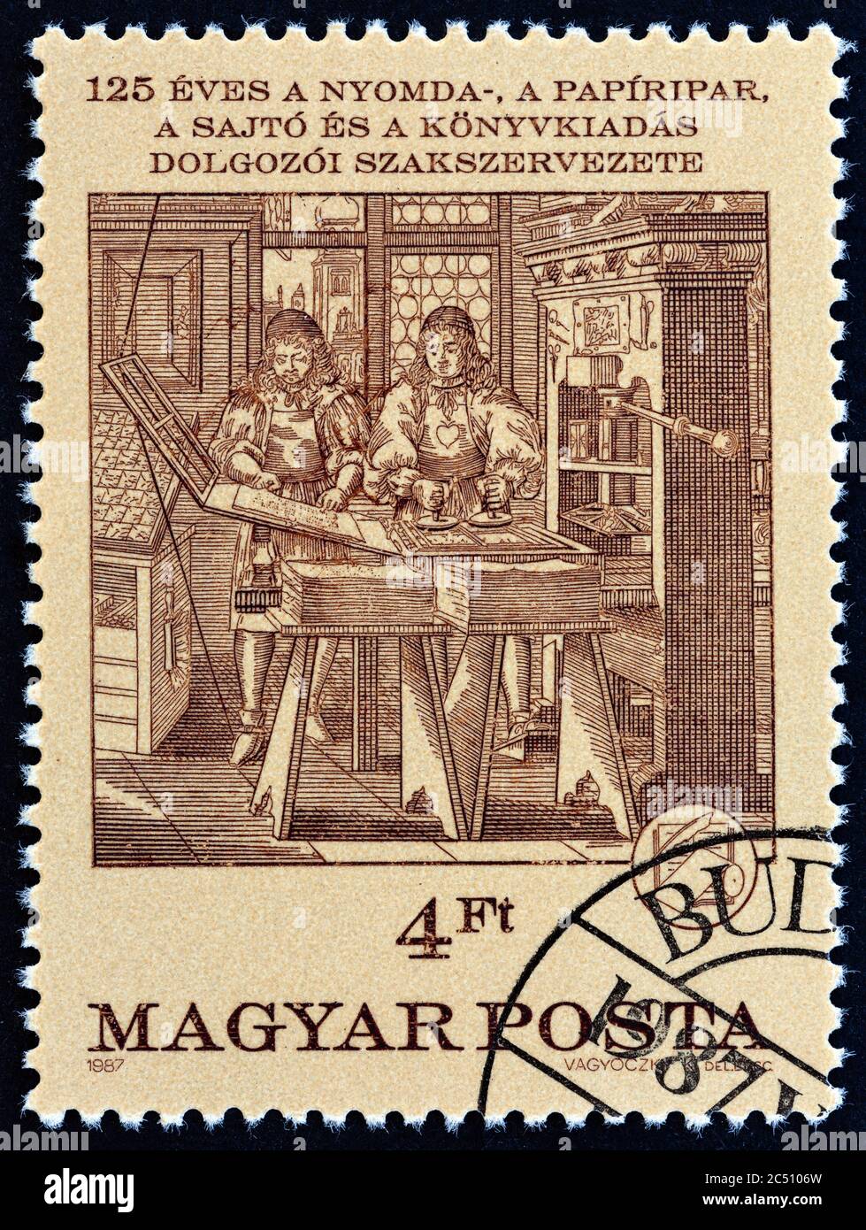 UNGARN - UM 1987: Eine in Ungarn gedruckte Briefmarke zeigt die Druckerei (Holzdruck, Abraham von Werdt), um 1987. Stockfoto