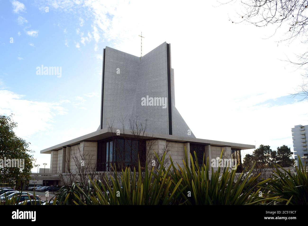 Das Äußere der St, Mary's Kathedrale mit ihren organischen Formen und unkonventionellen Struktur in San Francisco, Kalifornien Stockfoto