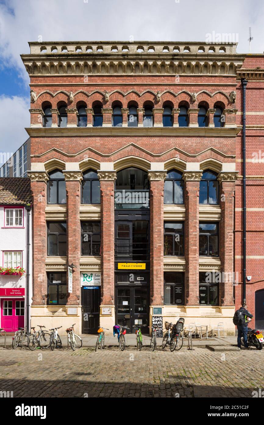 Ein viktorianisches Bristol byzantinischen Stil Kork Lager, c. 1870, bei Nr. 35 King Street, Bristol. Stockfoto