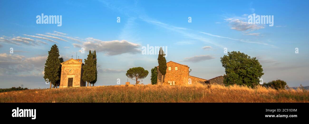 Panorama der Vitaleta Kapelle, toskanische Landschaft bei San Quirico d'Orcia, Siena, Toskana, Italien Stockfoto