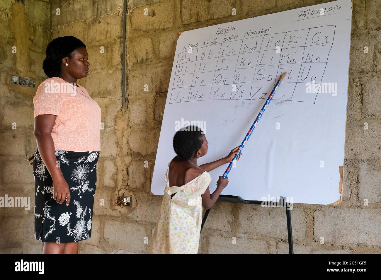 Schulunterricht für körperlich und geistig behinderte Kinder des Waisenhauses 'Nazareth Home for God´s Children' in Sang / Ghana Stockfoto