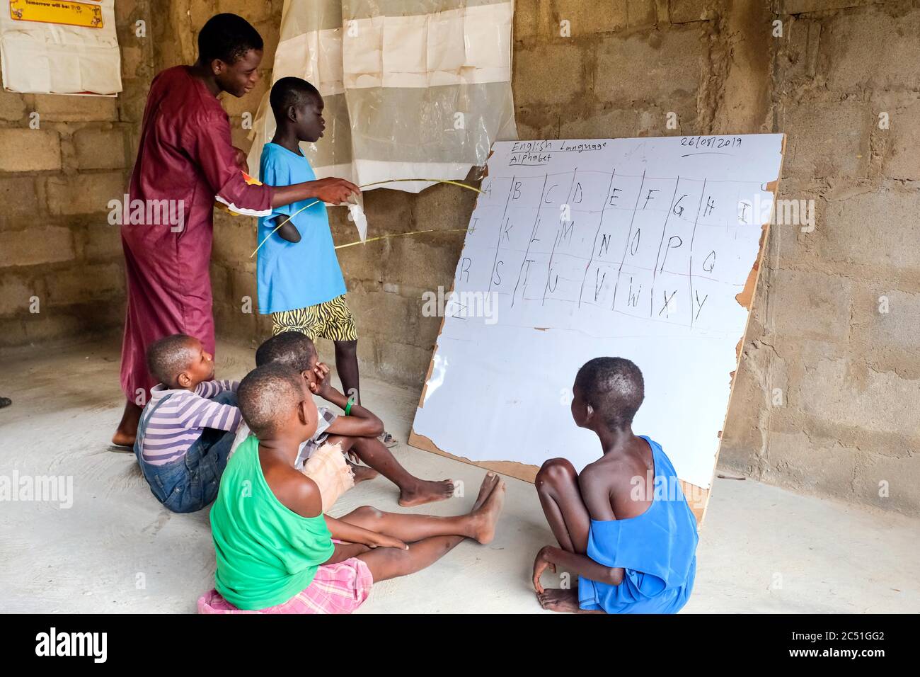 Schulunterricht für körperlich und geistig behinderte Kinder des Waisenhauses 'Nazareth Home for God´s Children' in Sang / Ghana Stockfoto