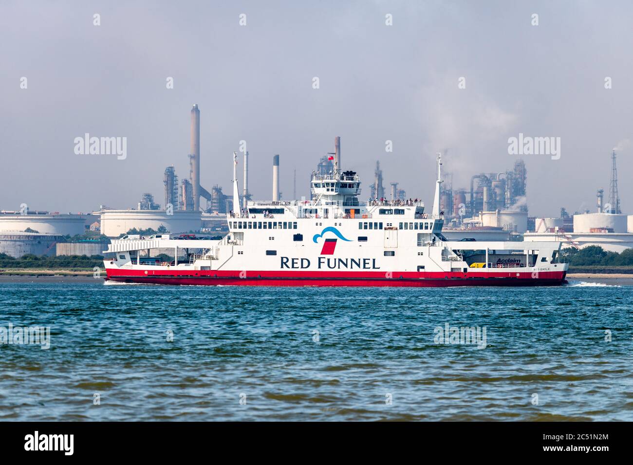 Red Trichter Fähren Fahrzeug und Passagierfähre Stockfoto
