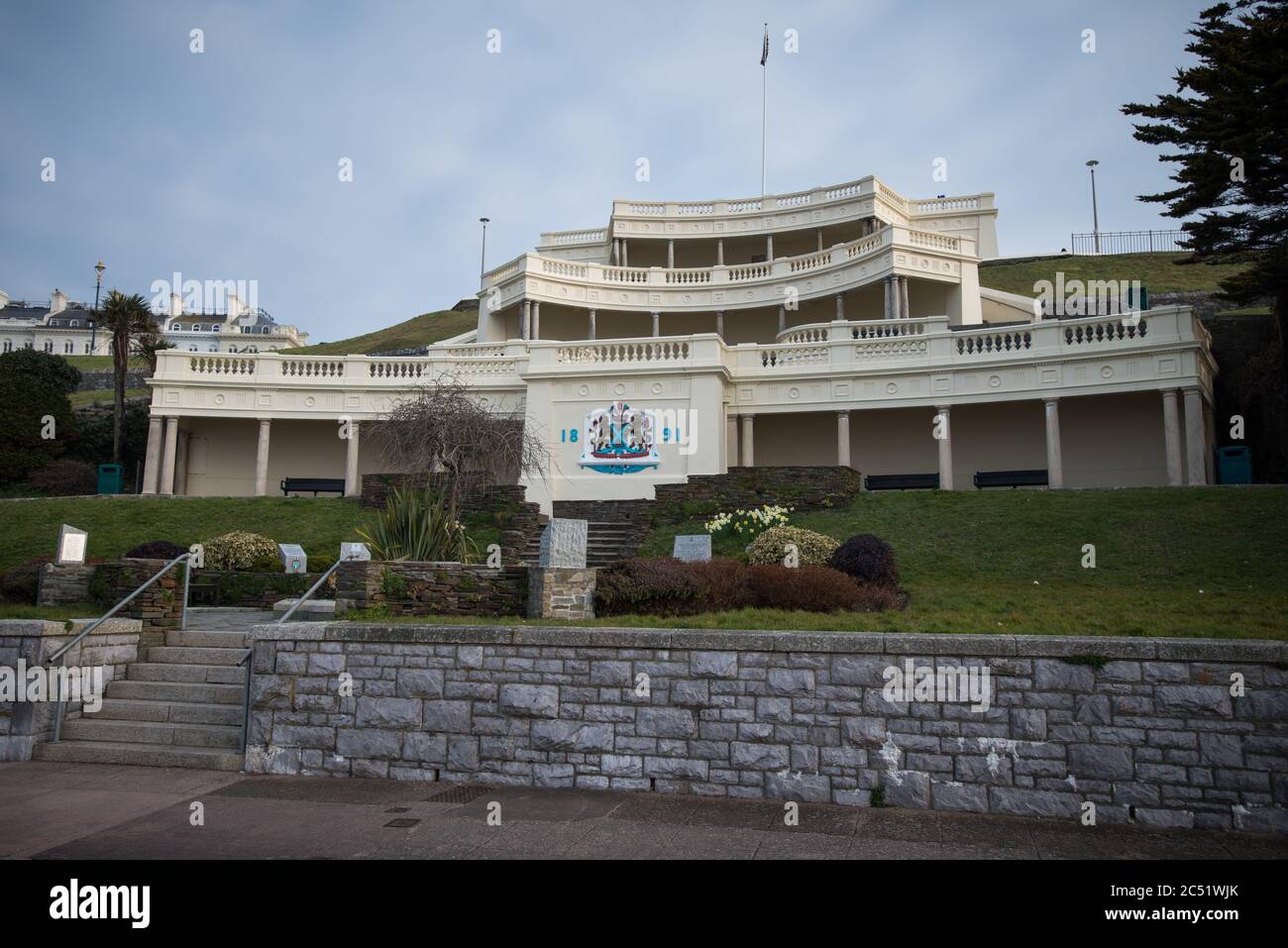 Plymouth, Devon, Großbritannien. Das Belvedere ist ein großes viktorianisches Reihenhaus, das 1891 erbaut wurde und auf Plymouth Hoe liegt. Stockfoto