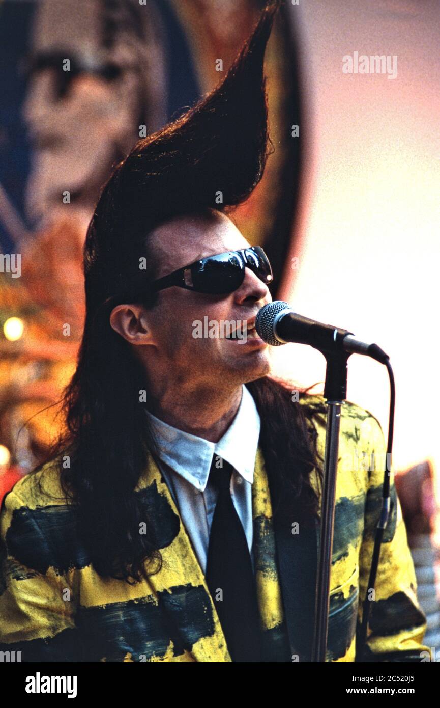 02.07.1993, Kiel, die Leningrad Cowboys auf ihrer Live in Prowinzz Tour 1993 auf der Krusenkoppel Open Air Bühne. Weltweit eingesetzt Stockfoto