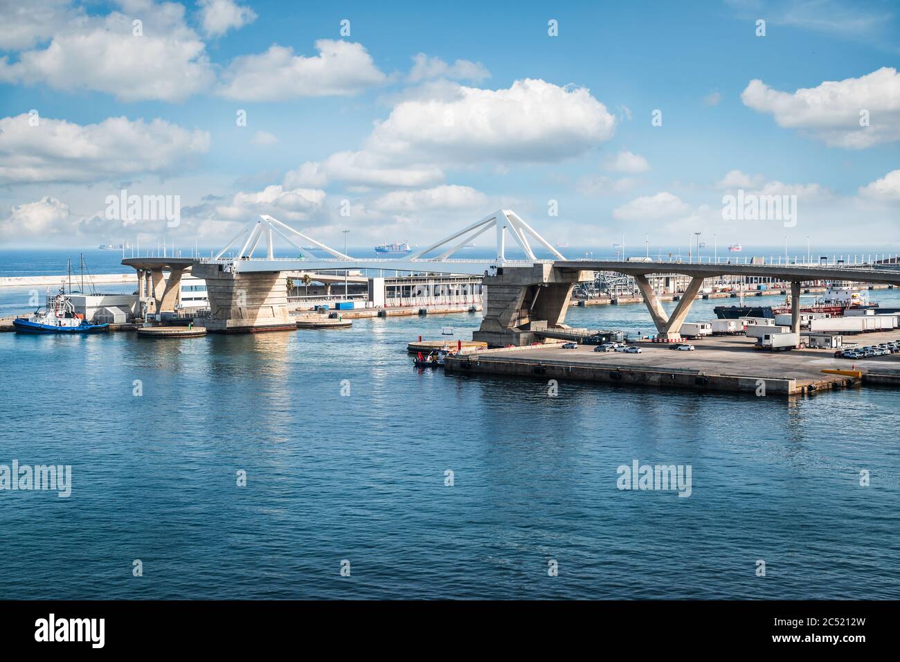 Brücke im Hafen von Barcelona, Spanien, Europa. Stockfoto