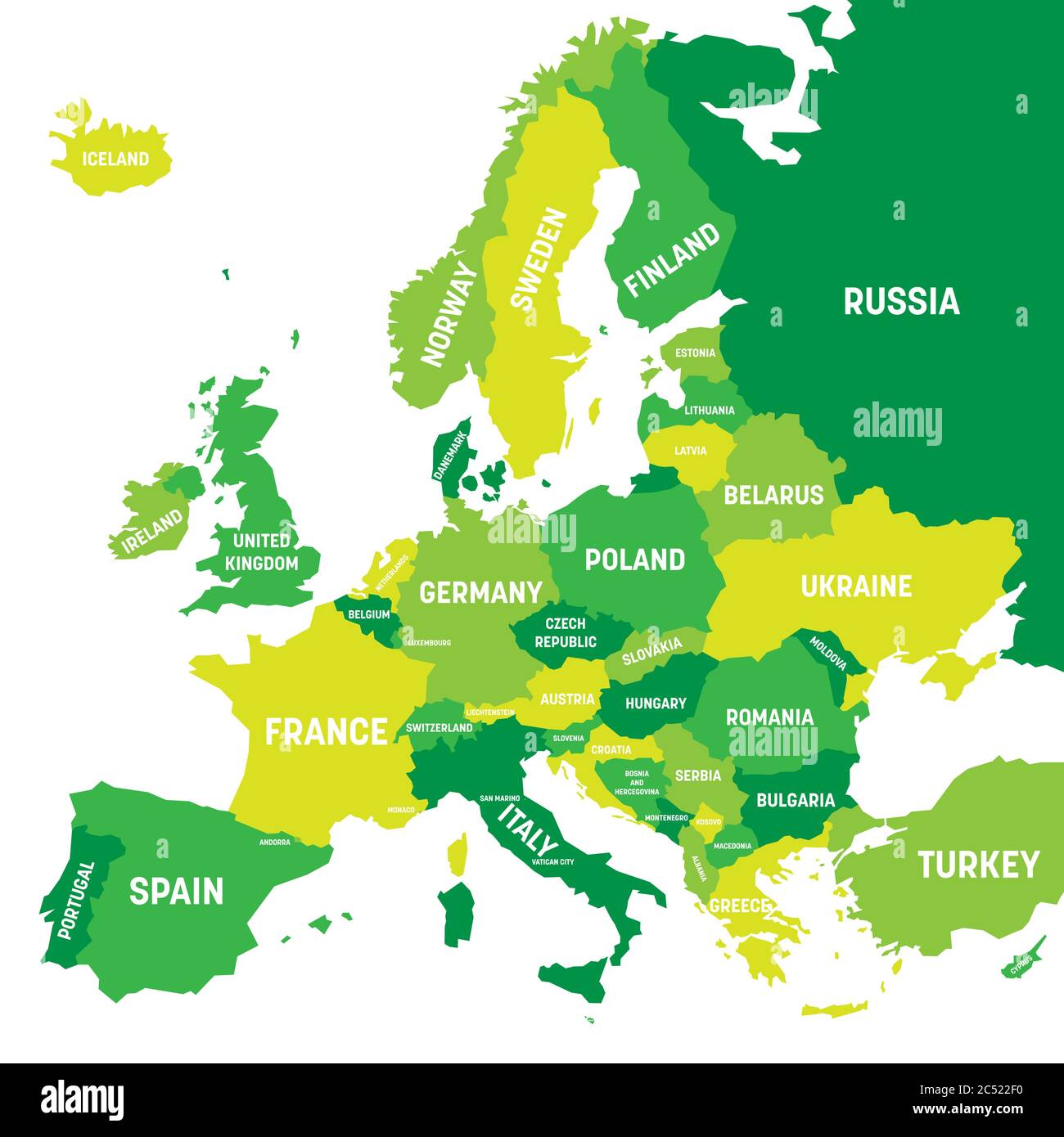 Politische Karte des europäischen Kontinents in vier Grüntönen mit weißen Ländernamen-Etiketten und isoliert auf weißem Hintergrund. Vektorgrafik. Stock Vektor