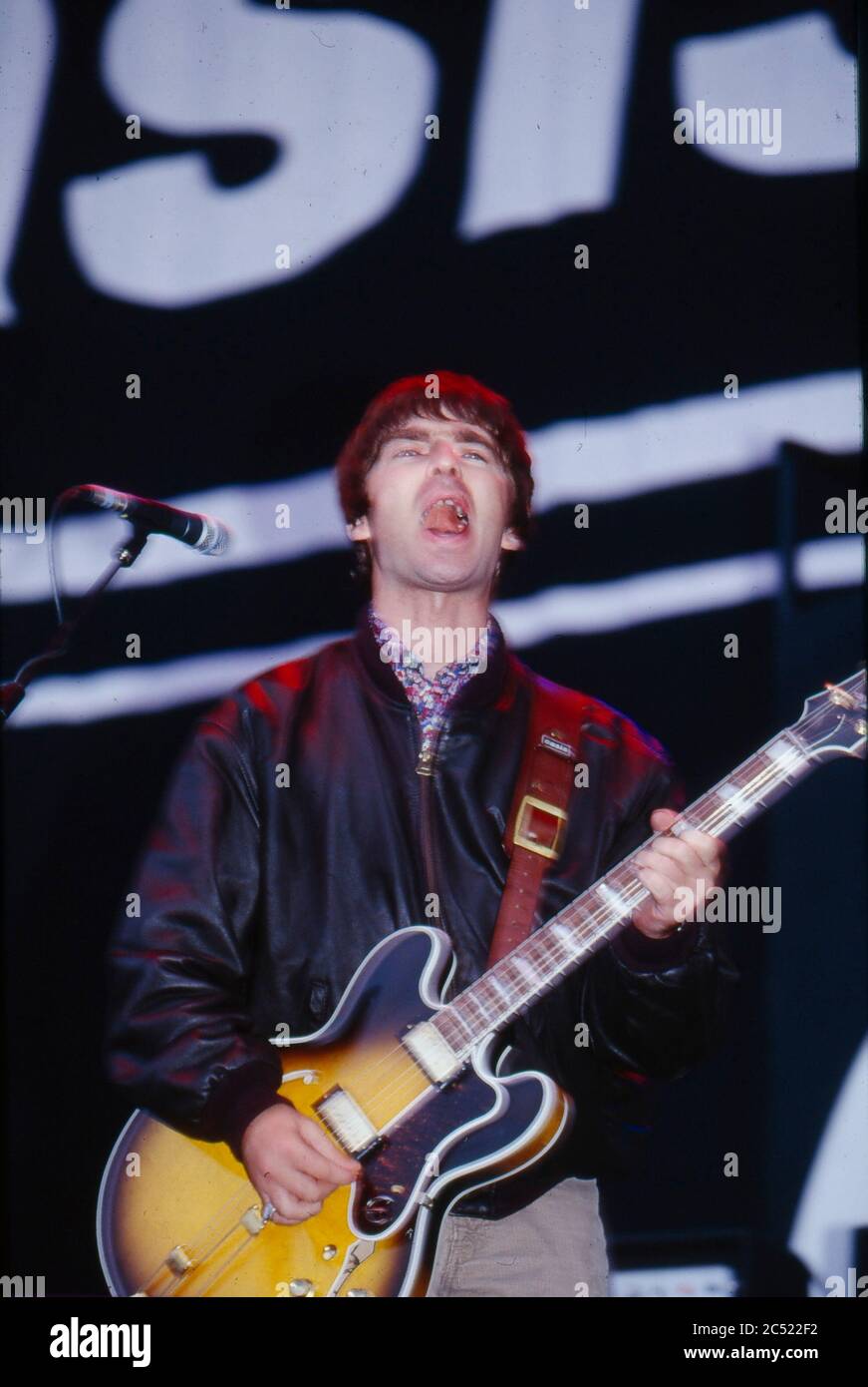 Oasis live am Loch Lomond 3. Aug 1996: Noel Gallagher Stockfoto