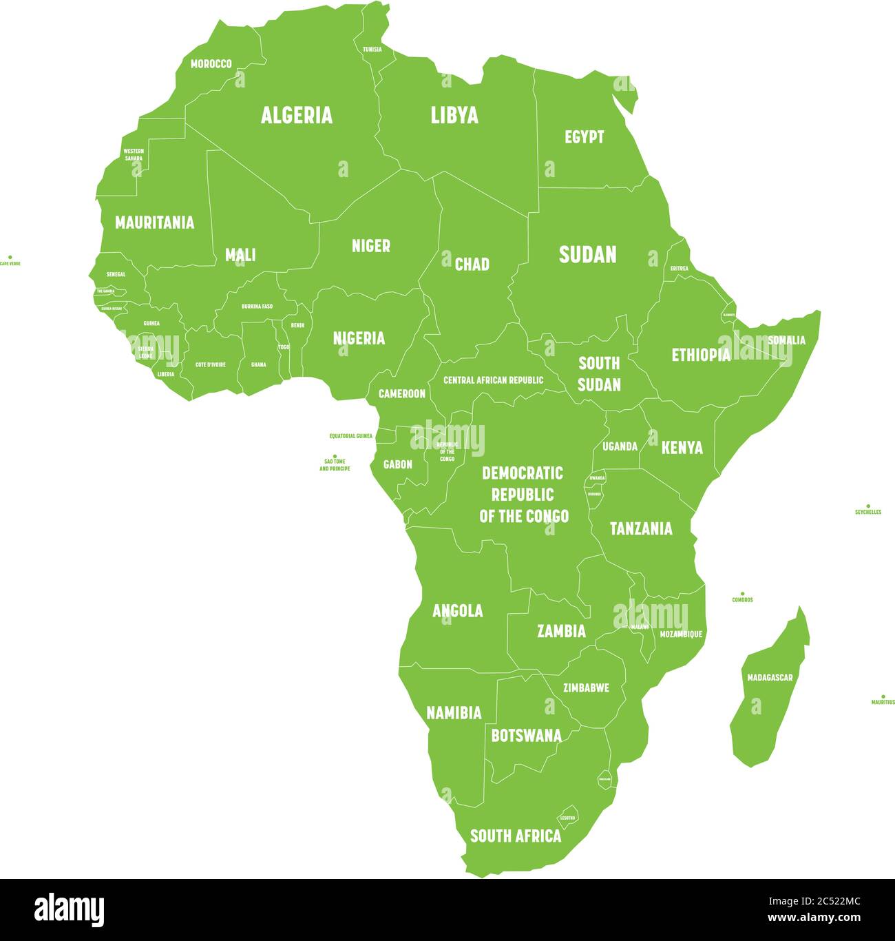Einfache flache grüne Karte des afrikanischen Kontinents mit Landesgrenzen und Ländernamen auf weißem Hintergrund. Vektorgrafik. Stock Vektor