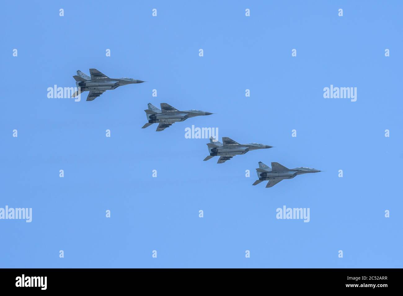 MOSKAU, RUSSLAND - 2020. JUNI: Die vierte Generation der russischen Mehrzweckkämpfer MiG-29 (Fulcrum) bei der Parade zu Ehren des 75. Jahrestages des vic Stockfoto
