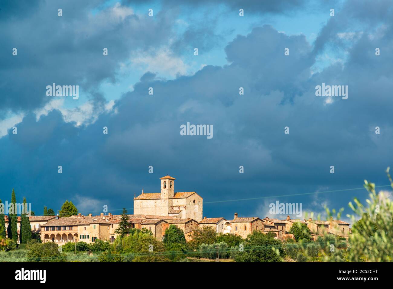 Auf einem Hügel nahe Siena befindet sich die Certosa di Pontignano, ein ehemaliges Kloster, heute als Gästehaus der Universität Siena Stockfoto