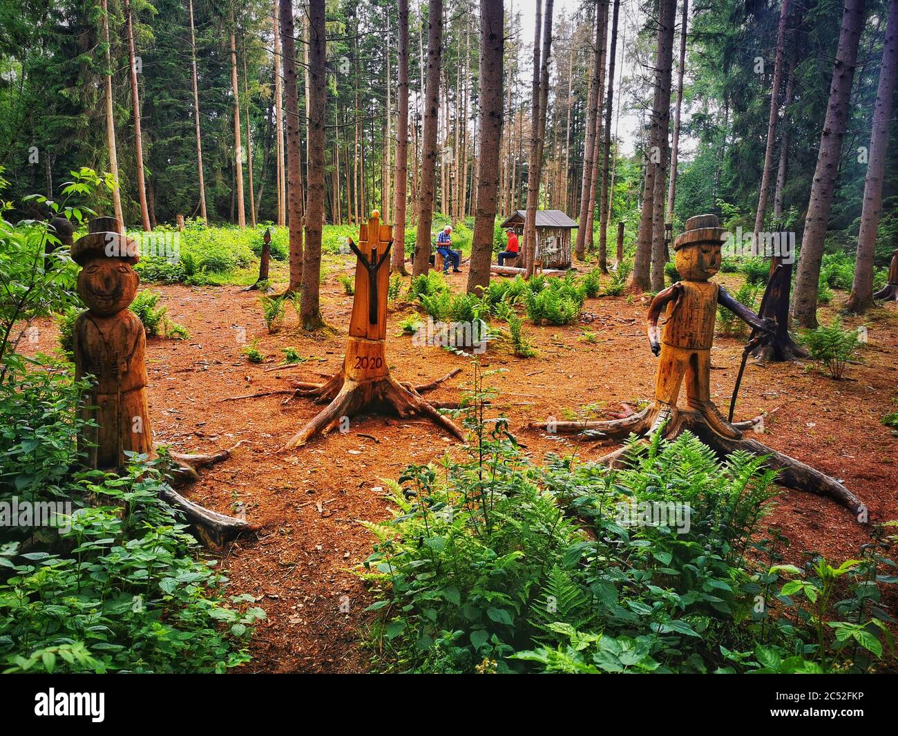 Schöne Holzskulpturen im Naturschutzgebiet PfrungerBurgweiler Ried