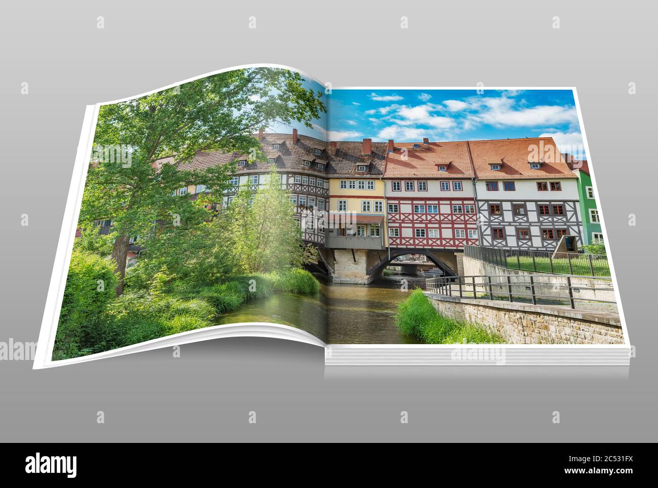 Blick über die Gera zu den Häusern der Kraemerbrücke. Die Brücke befindet sich in der Altstadt von Erfurt, Hauptstadt von Thüringen, Deutschland, Europa Stockfoto