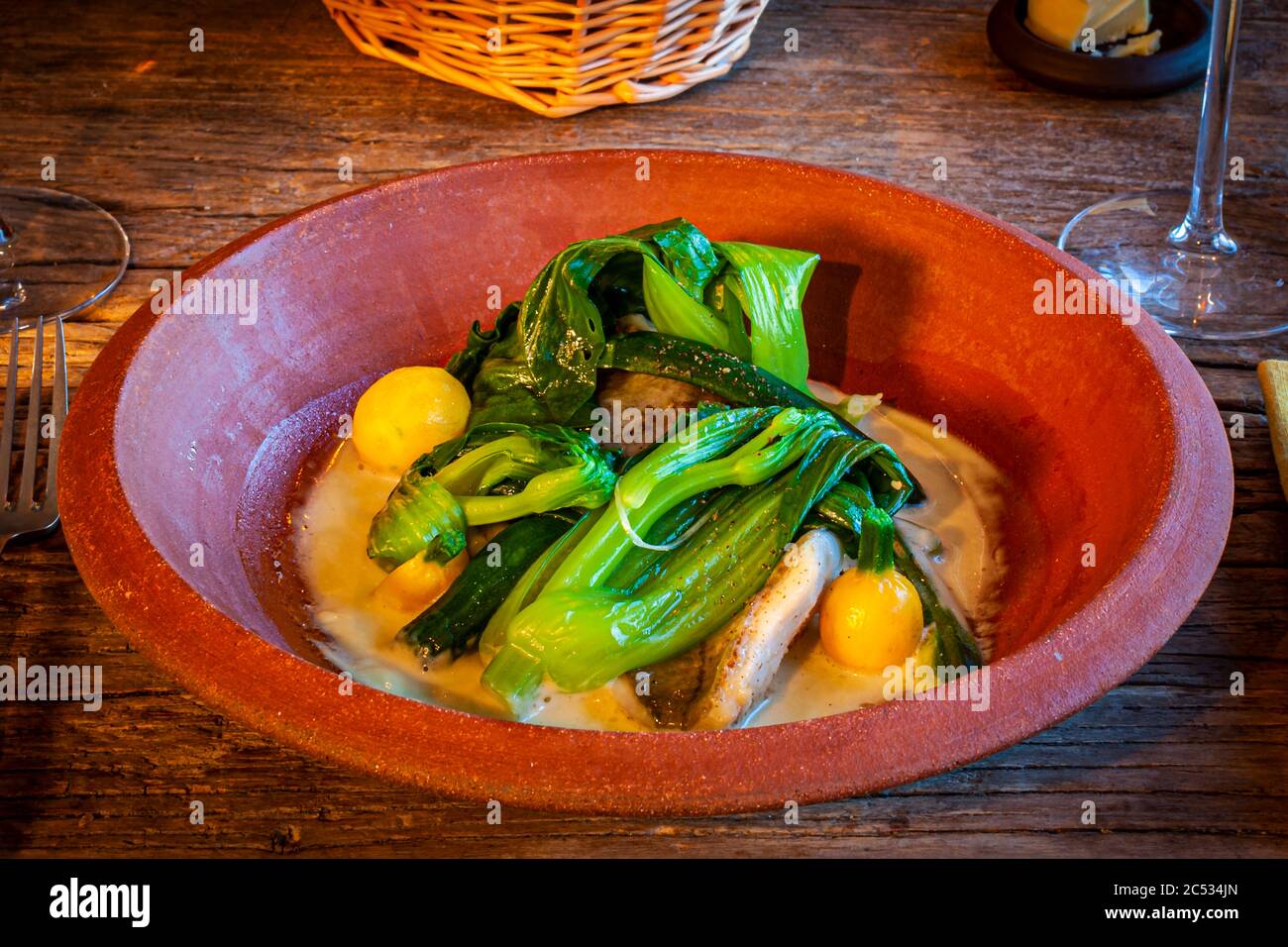 Gourmet-Gericht in Ferme du Vent in der Nähe von Château Richeux, Saint-Malo, Frankreich Stockfoto