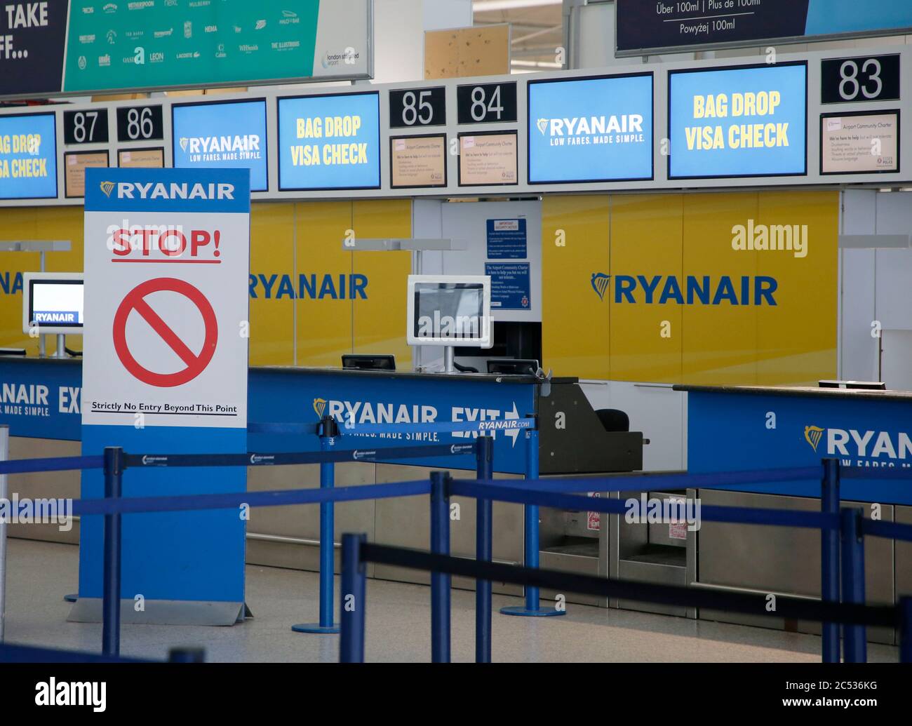 Ryanair Check In Stockfotos und -bilder Kaufen - Alamy