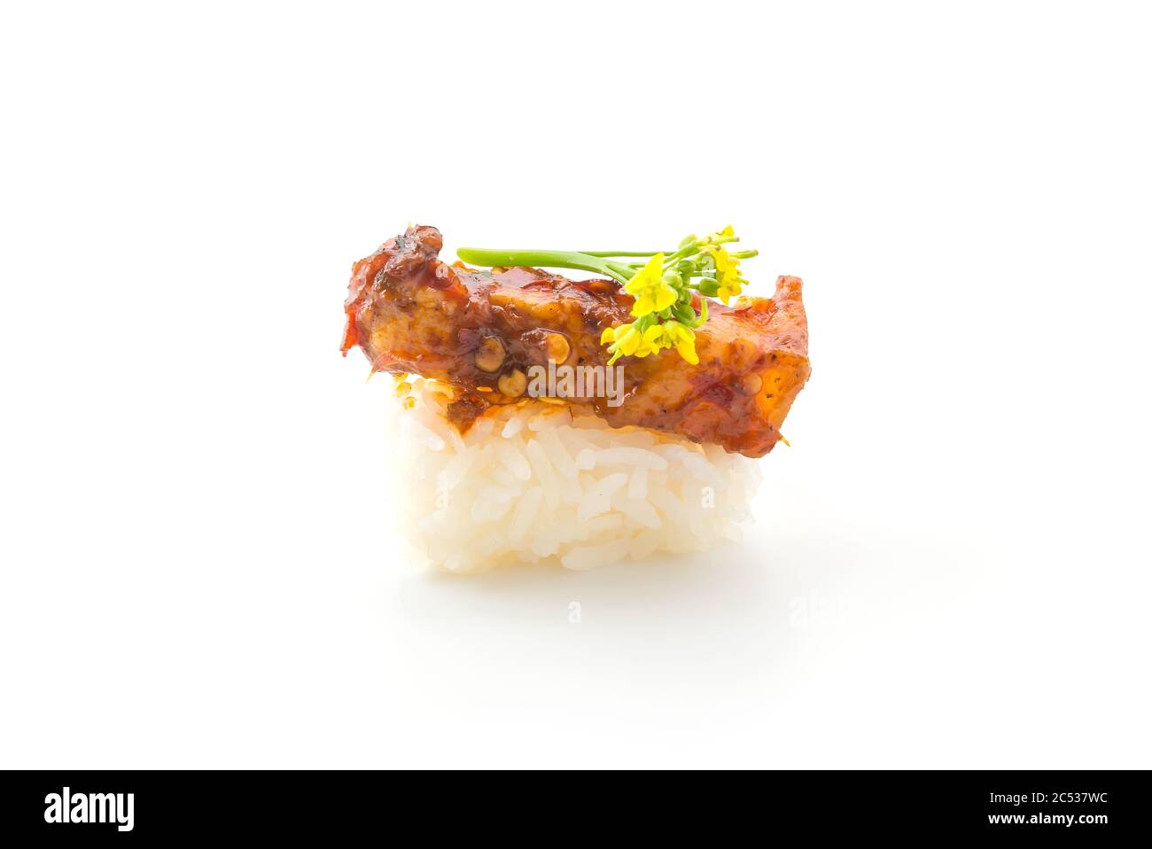 Würziges, streifendes Schweinefleisch-Sushi - Fusion Food Stockfoto