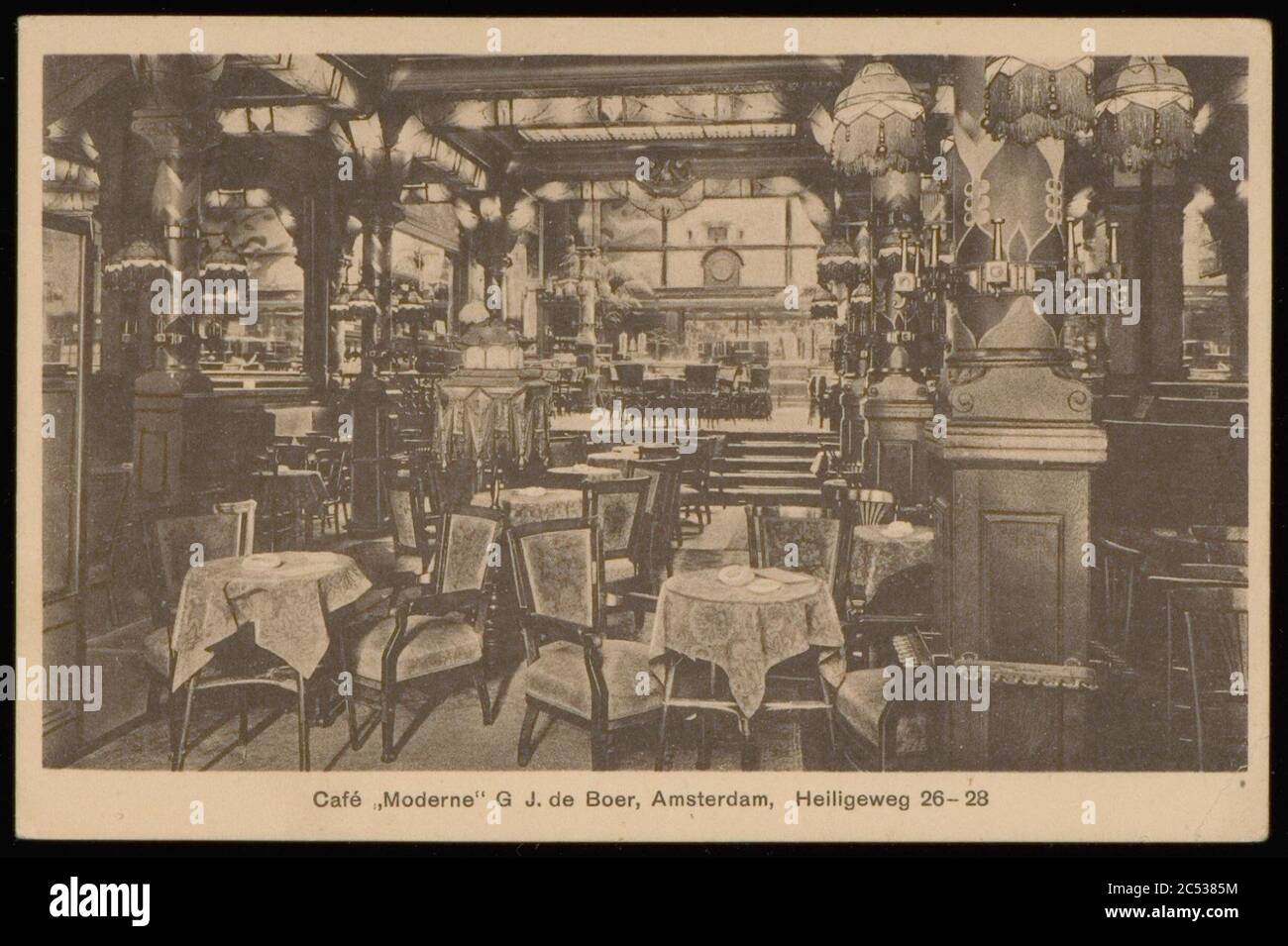 Interieur van Café Moderne van G.J. de Boer Heiligeweg 26-28. Uitgas S. Sealtiël, Amsterdam, Stockfoto