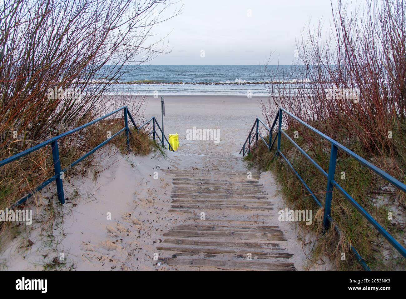 Eintritt zum Darlowko Strand Stockfoto