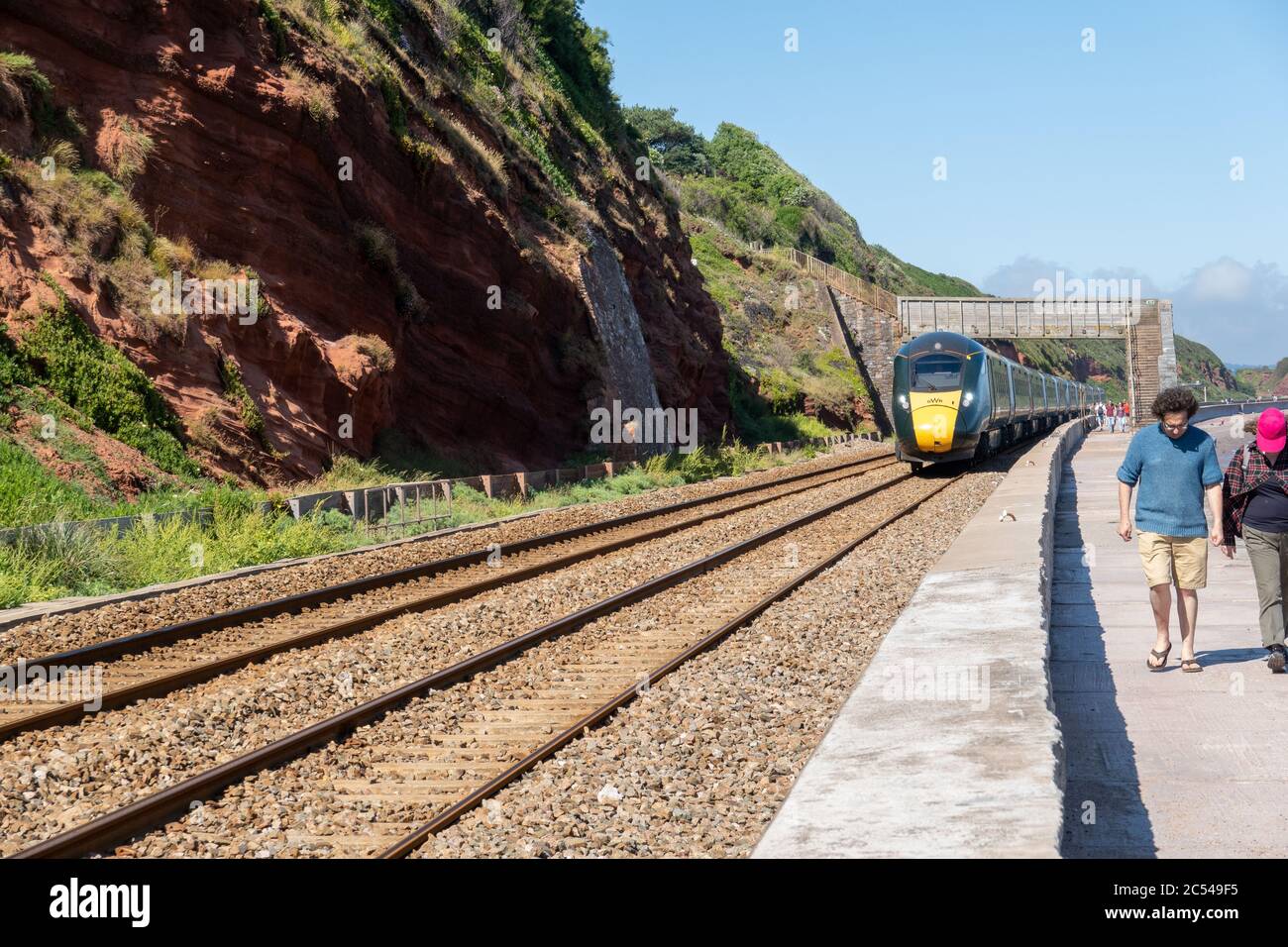 GWR Hochgeschwindigkeitszug auf Dawlish Sea Wall (Klasse 800/802) Stockfoto