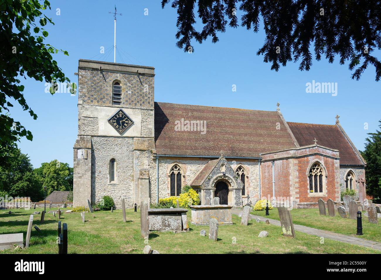 St Mary's Church, Church Street, Kintbury, Berkshire, England, Großbritannien Stockfoto