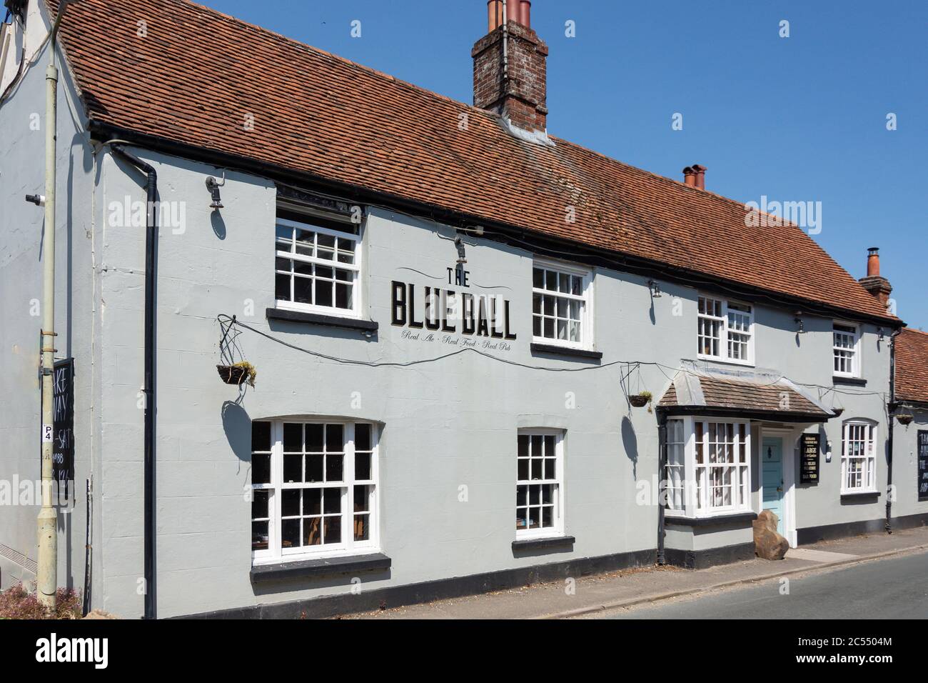 Blue Ball Pub, High Street, Kintbury, Berkshire, England, Großbritannien Stockfoto