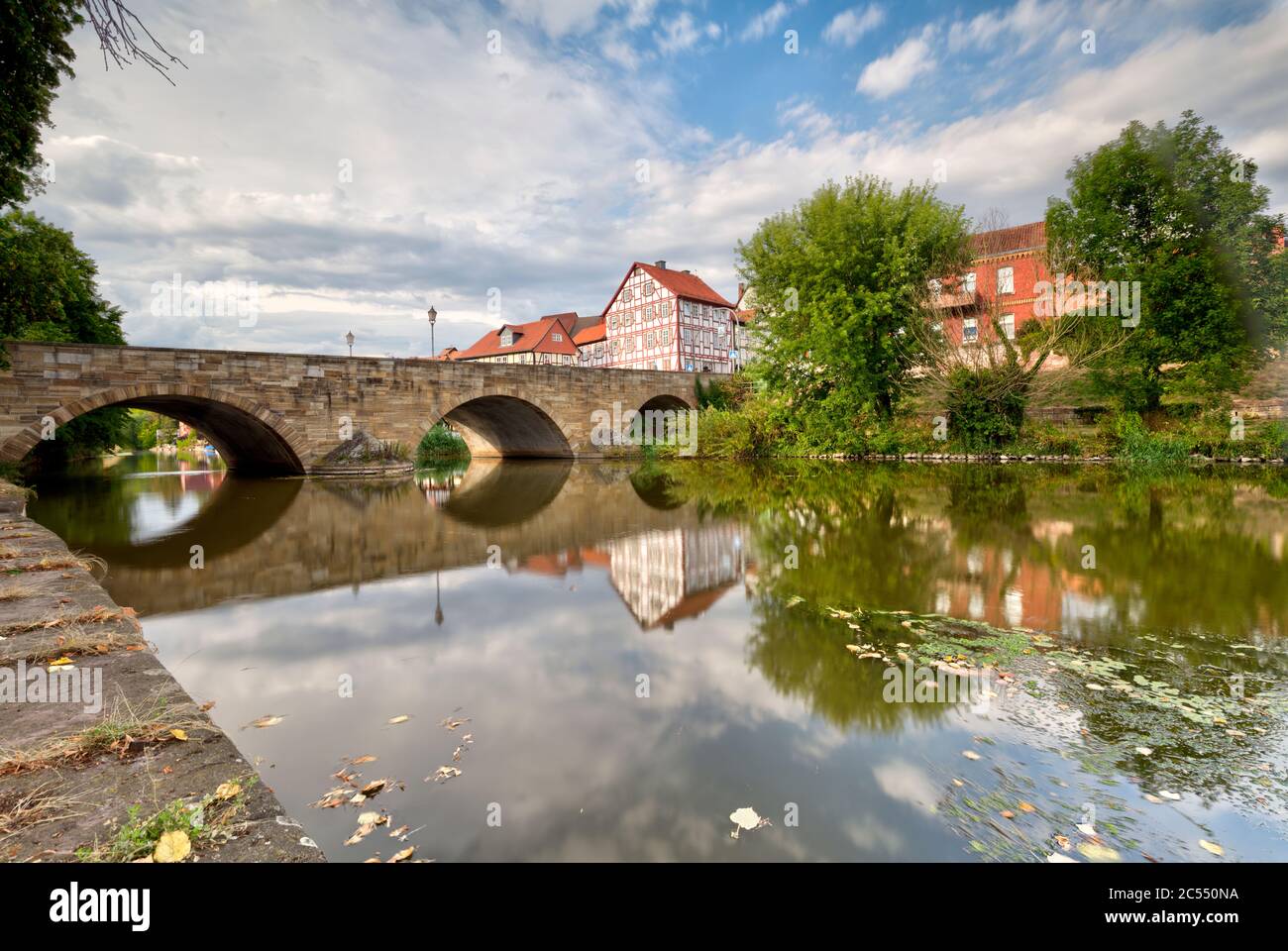 Werra-Brücke, Fluss, Werra, Spiegelung, Kreis Allendorf, Bad Sooden-Allendorf, Hessen, Deutschland, Europa Stockfoto