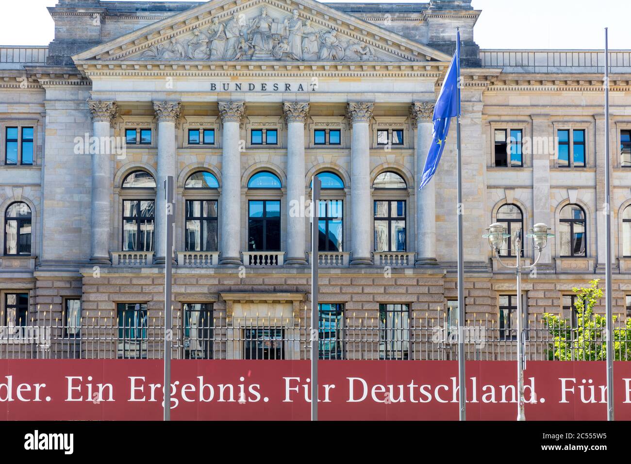 Bundesrat, Hauptportal, Hausfassade, Architektur, Innenstadt, Berlin, Deutschland Stockfoto