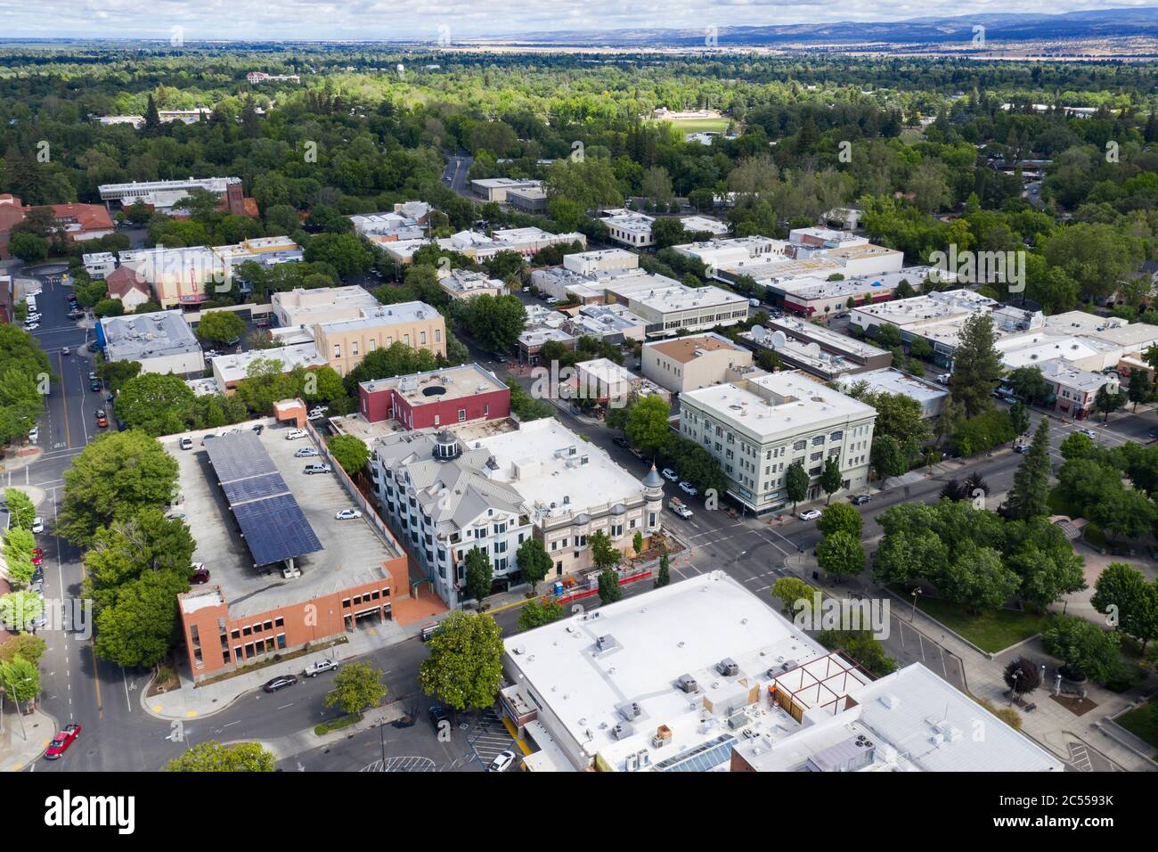 Luftaufnahmen über der Innenstadt von Chico, Kalifornien Stockfoto