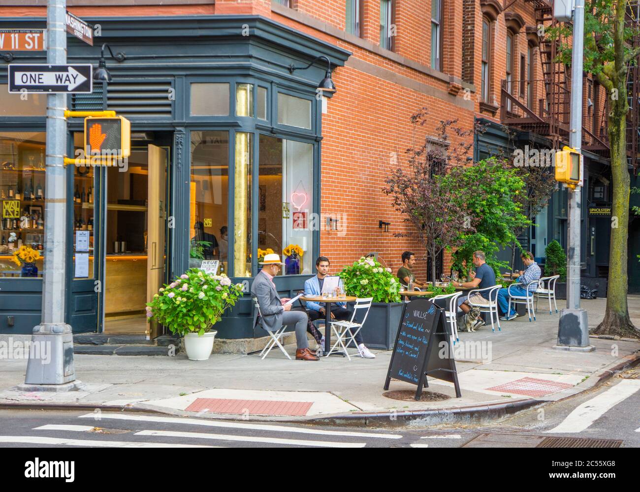 Sidewalk Dining, West Village, New York City, New York, USA Stockfoto