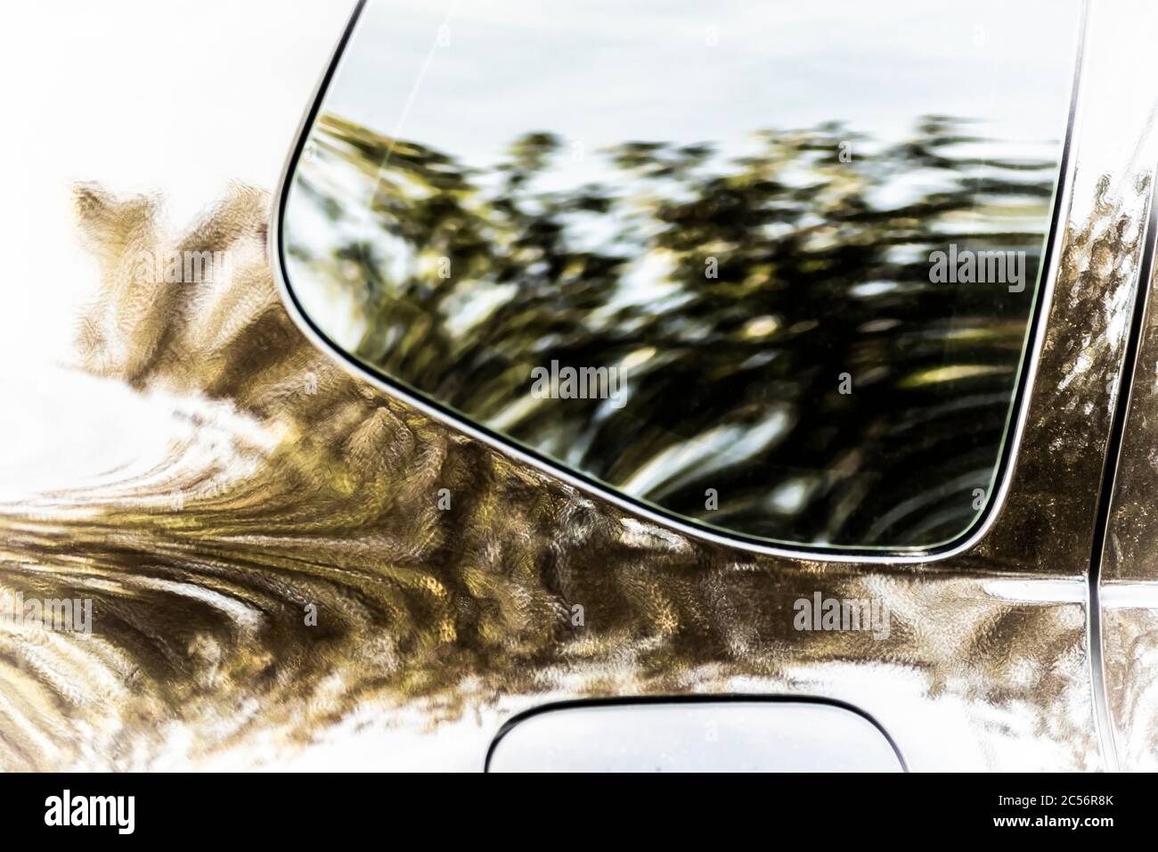 Ein Fragment der Seite des Autos Nahaufnahme als Abstraktion. Stockfoto