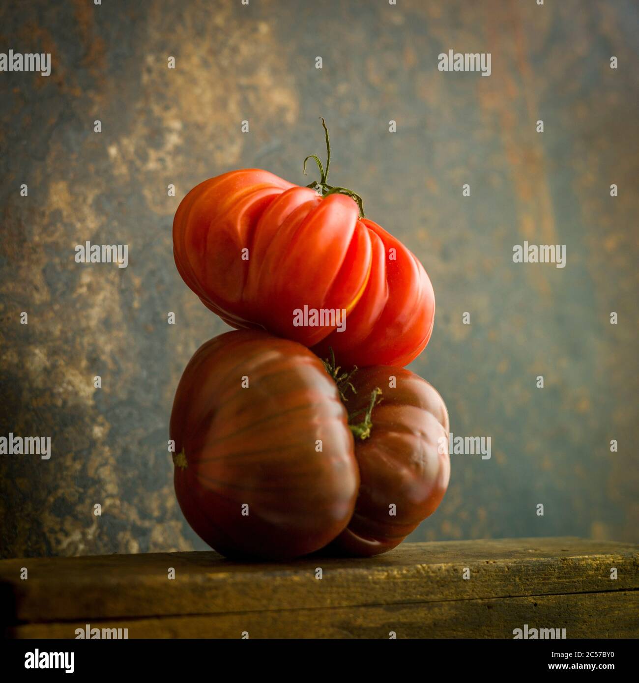 Nahaufnahme von roten Tomaten aufeinander Stockfoto