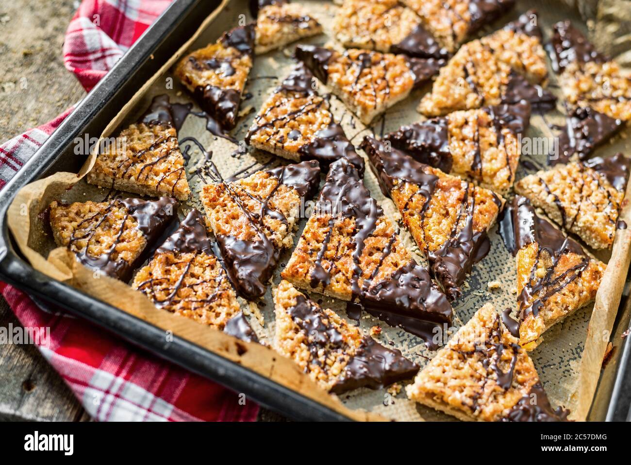 Nussecken, gehackte Mandeln, glutenfrei Stockfoto