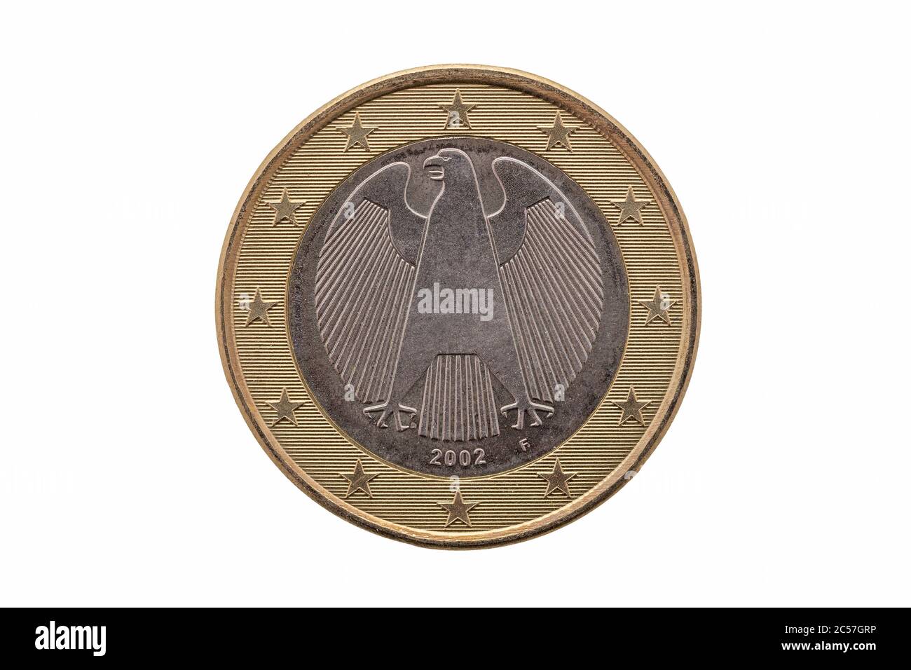 Rückseite einer 1-Euro-Münze von Deutschland aus dem Jahr 2002, die den  deutschen Adler auf weißem Grund herausgeschnitten und isoliert zeigt  Stockfotografie - Alamy