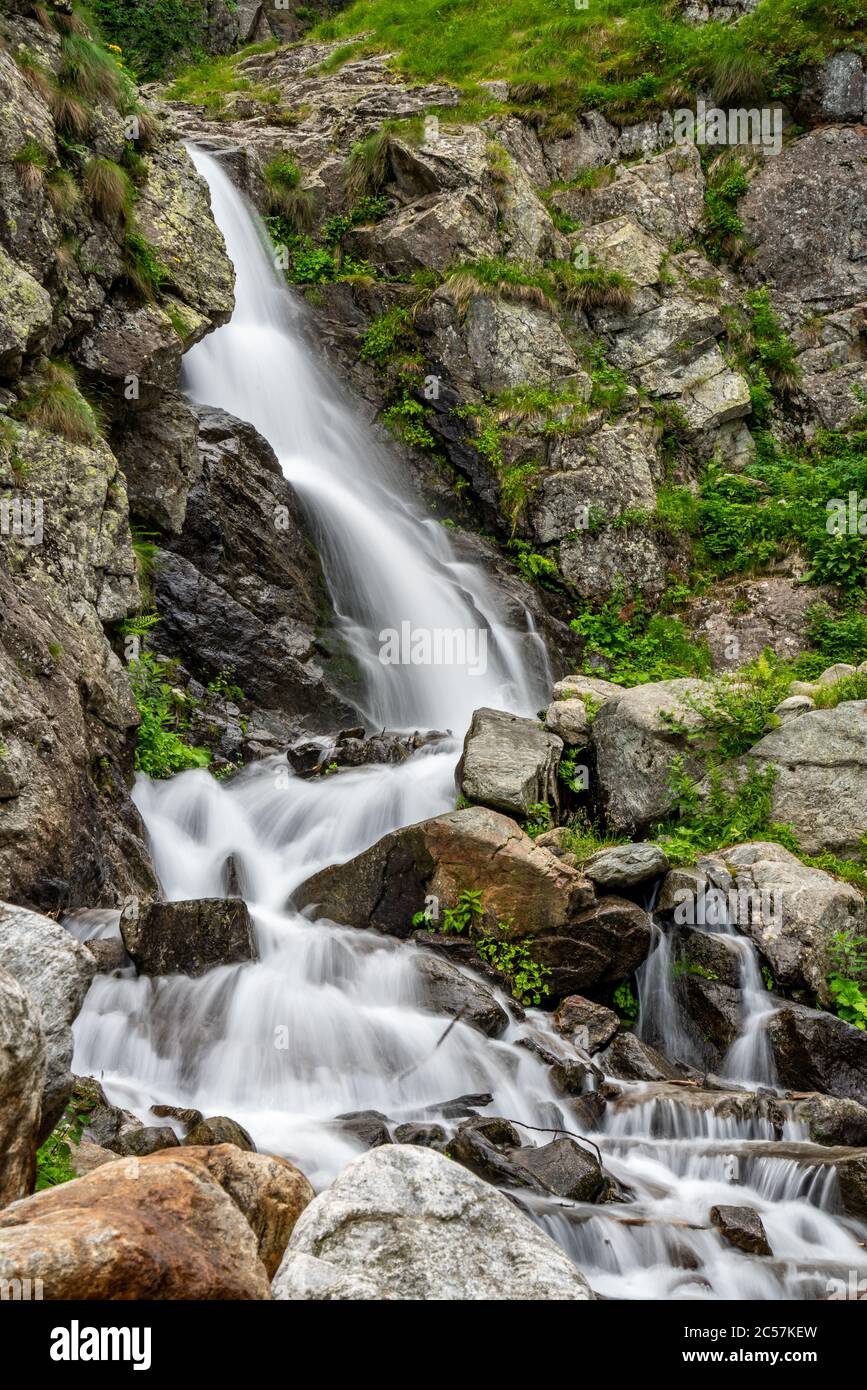 Lago della Rovina Wasserfall - See in den italienischen Alpen Entracque im Sommer 2020 Stockfoto