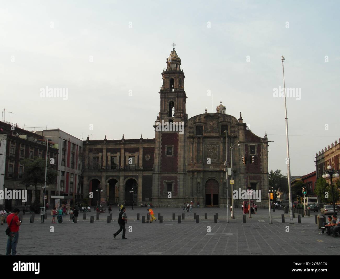 Mexiko Stadt ist lebendig und sehr schön! Ungewöhnliche Architektur Lateinamerikas, spanische Motive und wunderschöne Straßen. Kein Filter Stockfoto Mexiko Stadt ist lebendig und sehr schön! Ungewöhnliche Architektur Lateinamerikas, spanische Motive und wunderschöne Straßen. Kein Filter Stockfoto