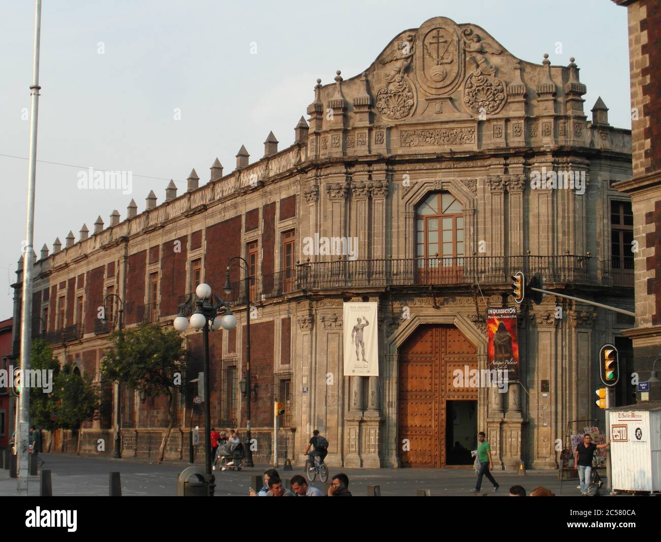 Mexiko Stadt ist lebendig und sehr schön! Ungewöhnliche Architektur Lateinamerikas, spanische Motive und wunderschöne Straßen. Kein Filter Stockfoto Mexiko Stadt ist lebendig und sehr schön! Ungewöhnliche Architektur Lateinamerikas, spanische Motive und wunderschöne Straßen. Kein Filter Stockfoto