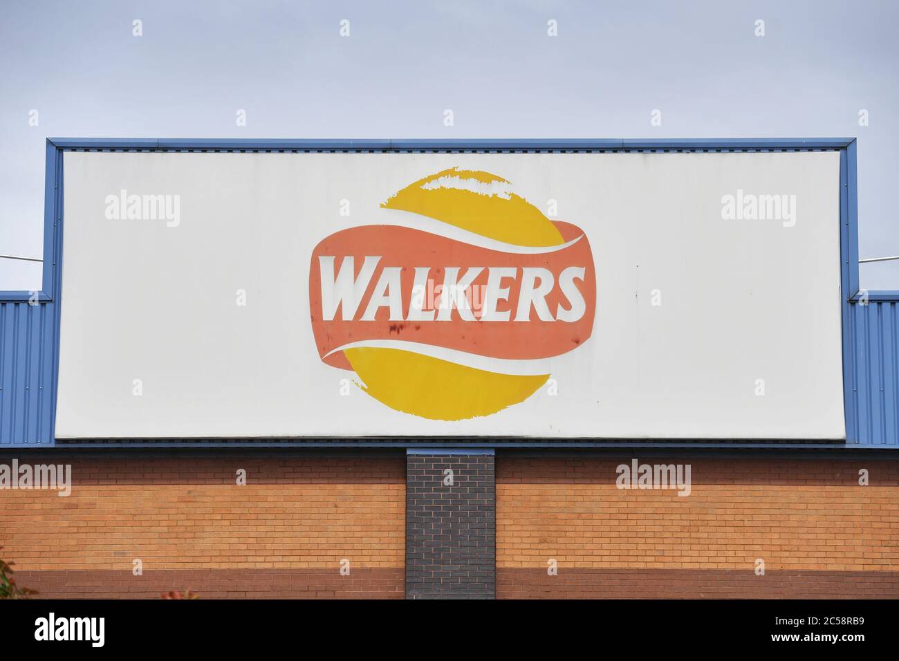 Die Walkers Crisp Fabrik in Leicester nach dem Unternehmen bestätigt, dass es 28 positive Fälle von Covid-19 auf dem Gelände gewesen. Stockfoto