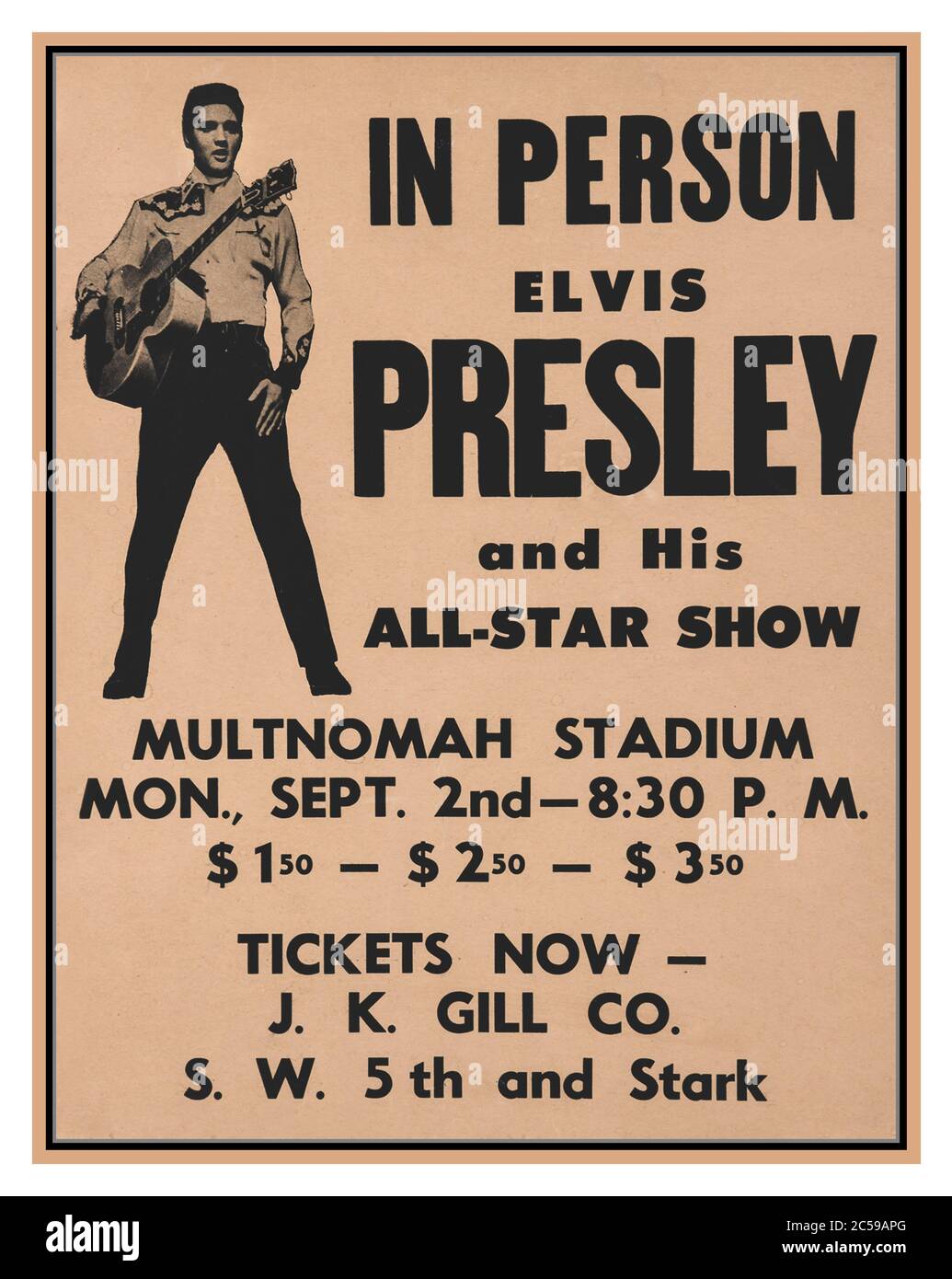 Elvis Presley All STAR Live Show Poster aus dem Jahr 1950 am 2. September 1957 führten Elvis Presley, Scotty Moore, Bill Black und DJ Fontana eine Show im Multnomah Civic Stadium auf, als letzter Halt auf einer vierstägigen Tour durch den pazifischen Nordwesten, die Spokane, Vancouver, Tacoma und Seattle beinhaltete. Es war nur die zweite Tour in diesem Jahr und wurde von Lee Gordon gefördert, der die frühere Tour im Frühling von Kanada und im Mittleren Westen gefördert hatte Stockfoto Elvis Presley All STAR Live Show Poster aus dem Jahr 1950 am 2. September 1957 führten Elvis Presley, Scotty Moore, Bill Black und DJ Fontana eine Show im Multnomah Civic Stadium auf, als letzter Halt auf einer vierstägigen Tour durch den pazifischen Nordwesten, die Spokane, Vancouver, Tacoma und Seattle beinhaltete. Es war nur die zweite Tour in diesem Jahr und wurde von Lee Gordon gefördert, der die frühere Tour im Frühling von Kanada und im Mittleren Westen gefördert hatte Stockfoto
