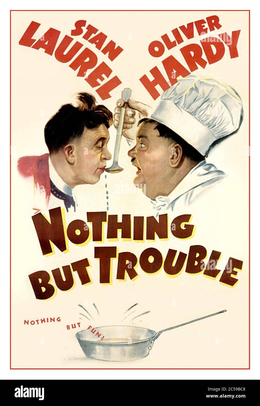 Vintage Movie Film Poster 'Nothing But Trouble' (MGM 1944) mit Stan Laurel und Oliver Hardy das Comedy-Duo Laurel und Hardy nimmt einem Knabenkönig, dessen Leben in Gefahr ist, einen Job als Hausangestellte! Stockfoto