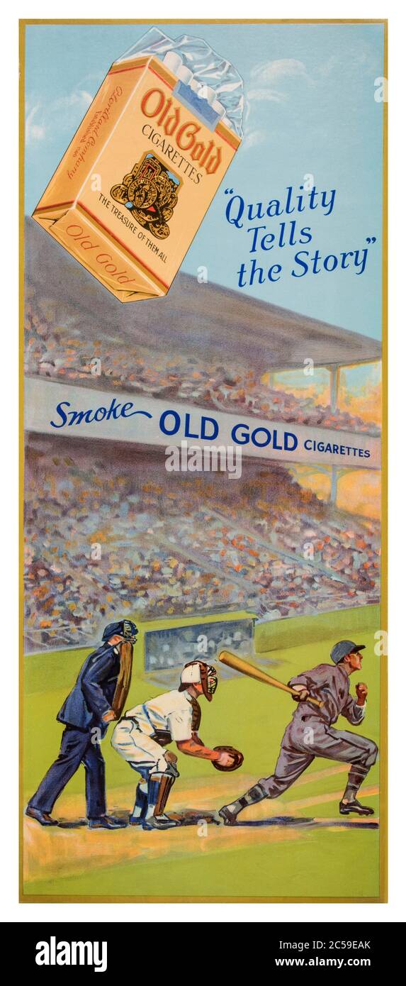 1930er Jahre Old Gold Zigaretten Tabak Werbung Plakat, das mit American Baseball Outdoor-Sport Situation Old Gold Zigaretten waren eine der beliebtesten Zigarettenmarken in Amerika während der Roaring ‘20s und darüber hinaus. Von Millionen von Amerikanern genossen, wurde Old Gold von der Lorillard Tobacco Company produziert.Old Gold Zigaretten wurden 1926 eingeführt und wurden schnell zu einem Favoriten unter den Raucher Öffentlichkeit. Auf dem Höhepunkt hatte Old Gold rund 7% des Marktanteils von Zigaretten. Sie verwendeten viele aggressive Marketing-Taktiken, einschließlich massive Werbekampagnen Stockfoto