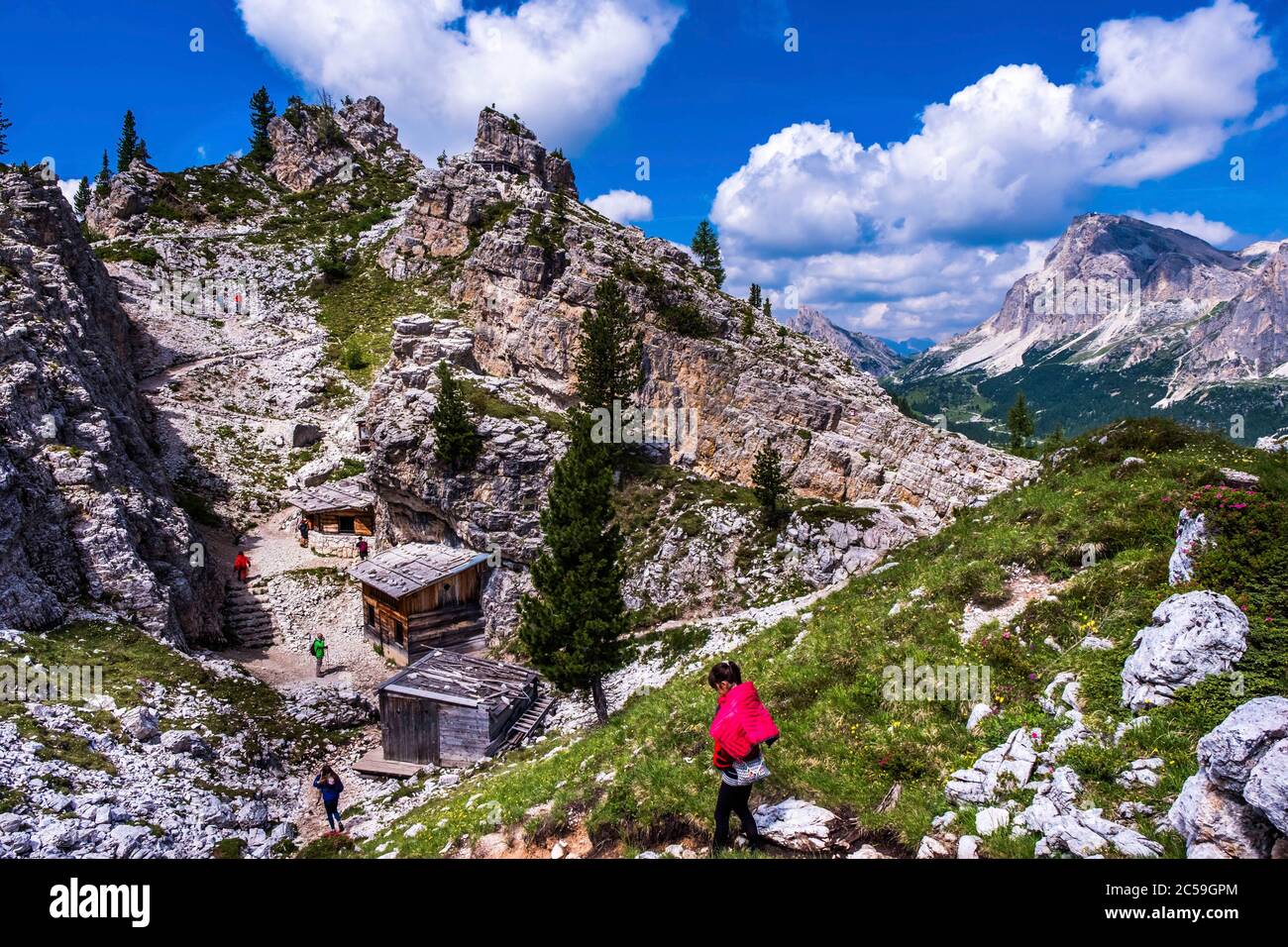 Italien, Venetien, Cortina d'Ampezzo, Ampezzan Dolomites, UNESCO-Welterbe, Falzarego Pass, Cinque Torri Nadeln, Freilichtmuseum des Ersten Weltkriegs und Entdeckungsweg der Schützengräben und Kasematten des Dolomitenkrieges zwischen Italien und Österreich Stockfoto